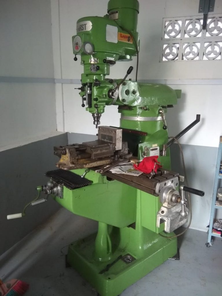 manua milling machine